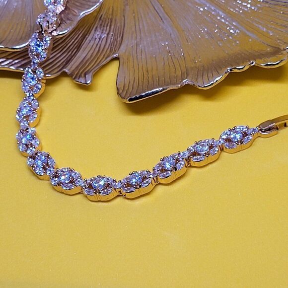 Elite, 8.00 ctw, Genuine Yellow & White Sapphire, 14k White Gold filled Bracelet - Picture 8 of 9